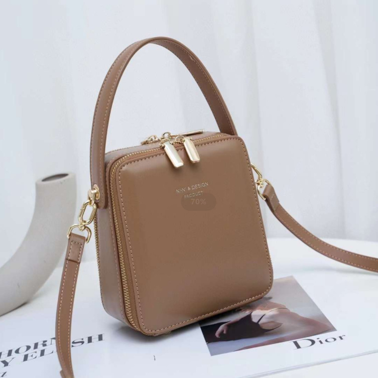 Retro beauty handbag shoulder bag