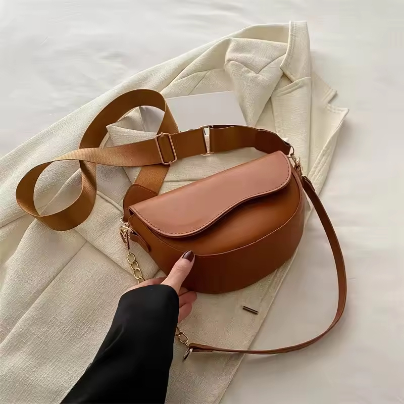 Classic Crossbody Bag for Travel, 16*18cm - Image 3