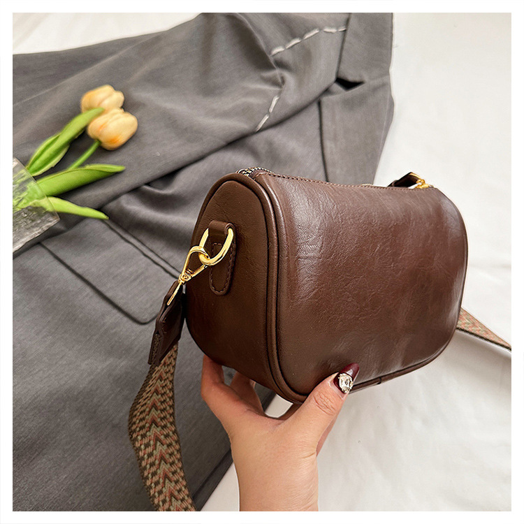 New Women Crossbody Handbag, 22*10*15cm - Image 4