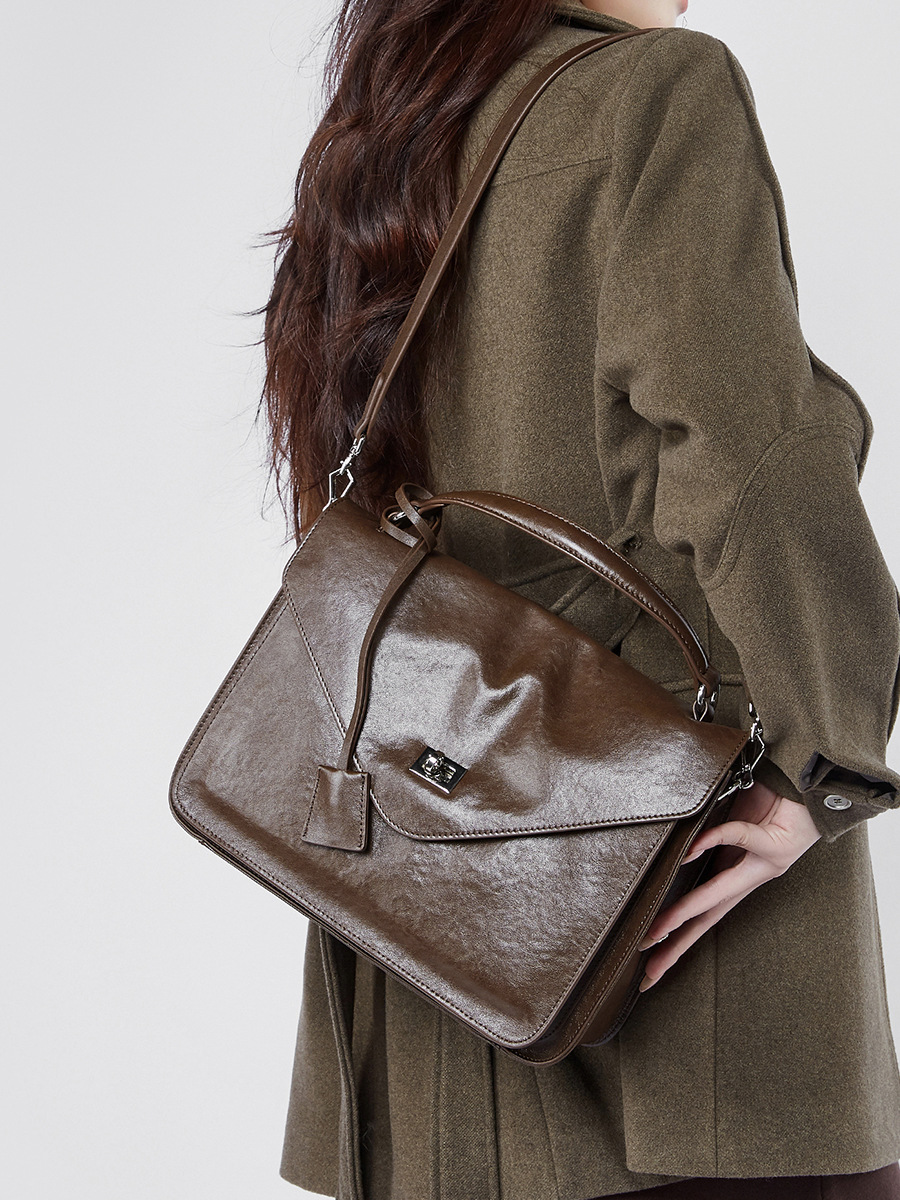 Classic messenger bag, 24.5*18.5cm - Image 5